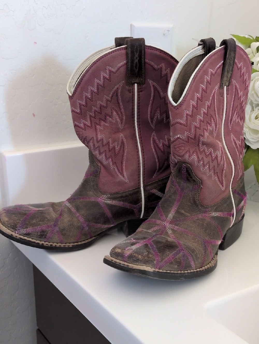 Ariat Girls Western Boots Brown & Pink Stitch Square Toe Cowgirl Boots Size 4